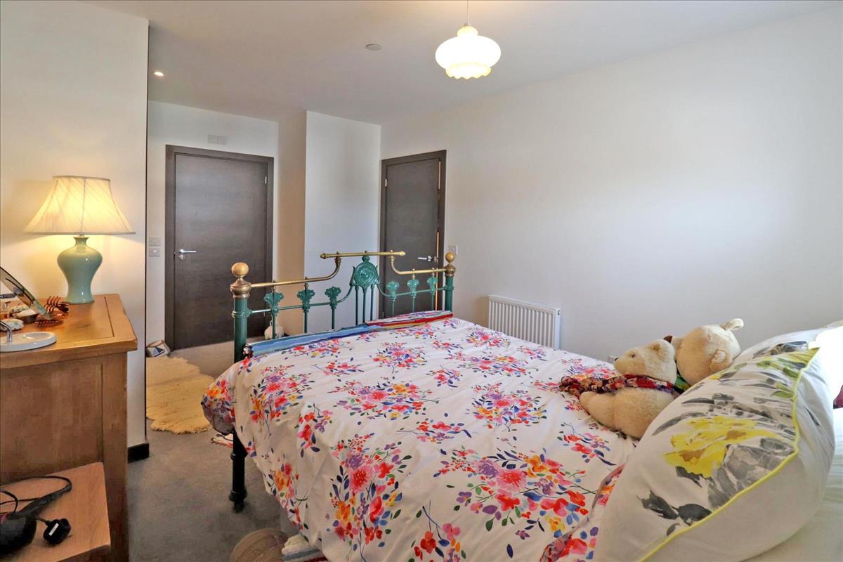 Property Image 4ea7c756-0569-440f-a635-46f6ca683533