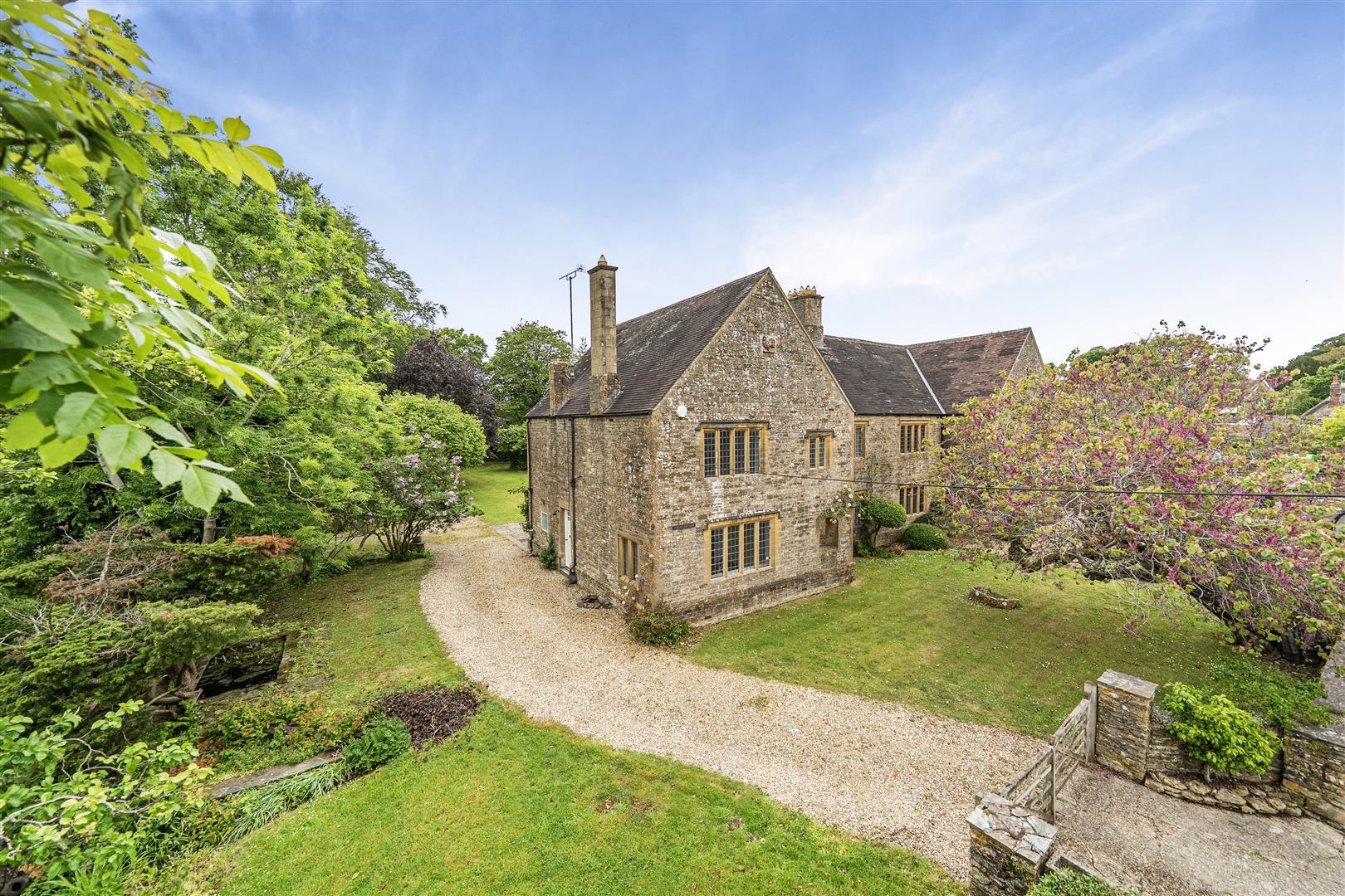 Property Image 4ed7786c-f395-48c1-b621-c9408576a52e