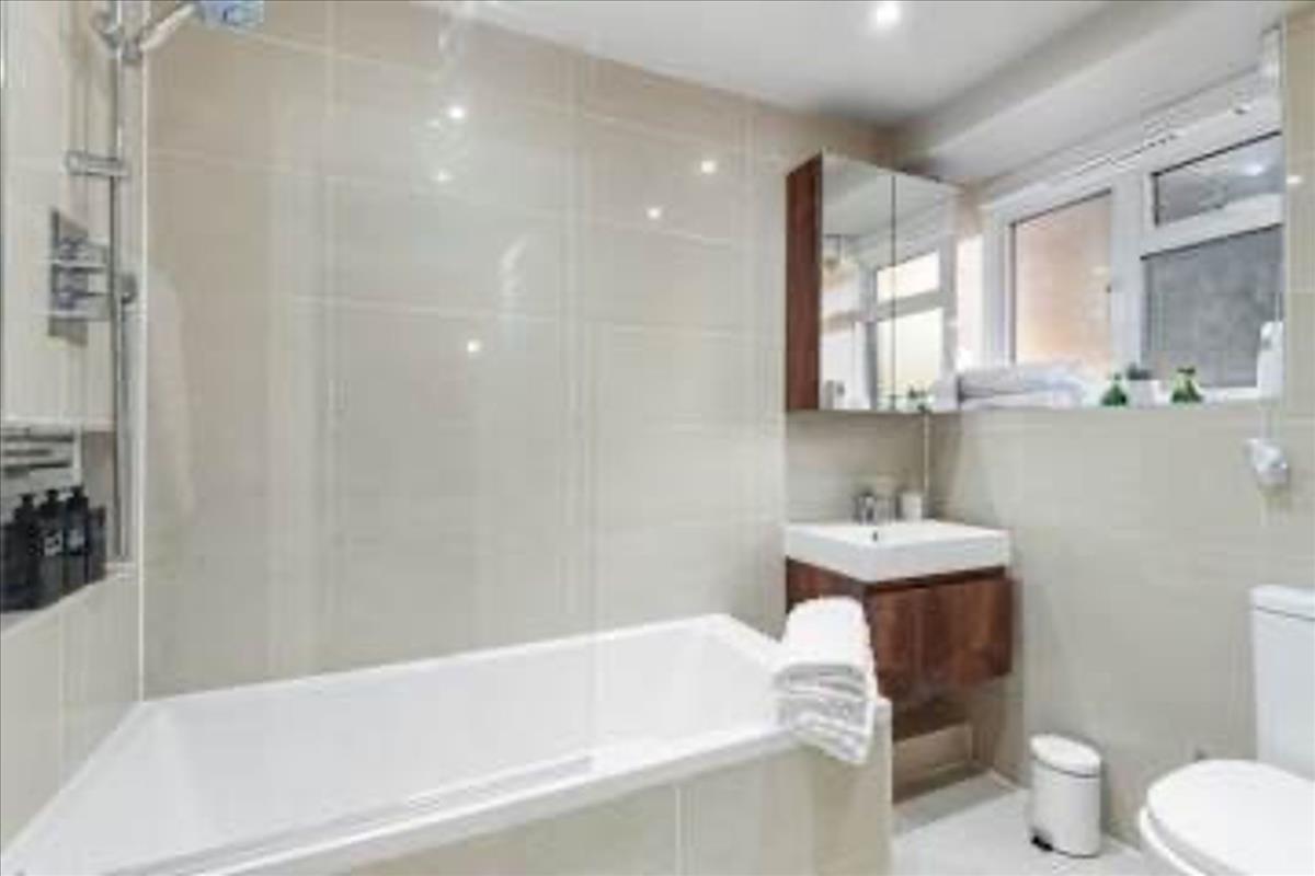 Property Image 4edf3a40-d3c0-450f-8c9b-0e6268623909