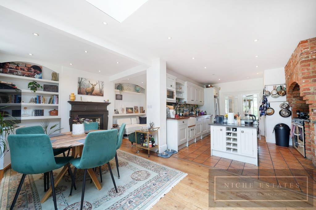 Property Image 4f1c42f8-48fa-4fef-986c-cce33e6ed671