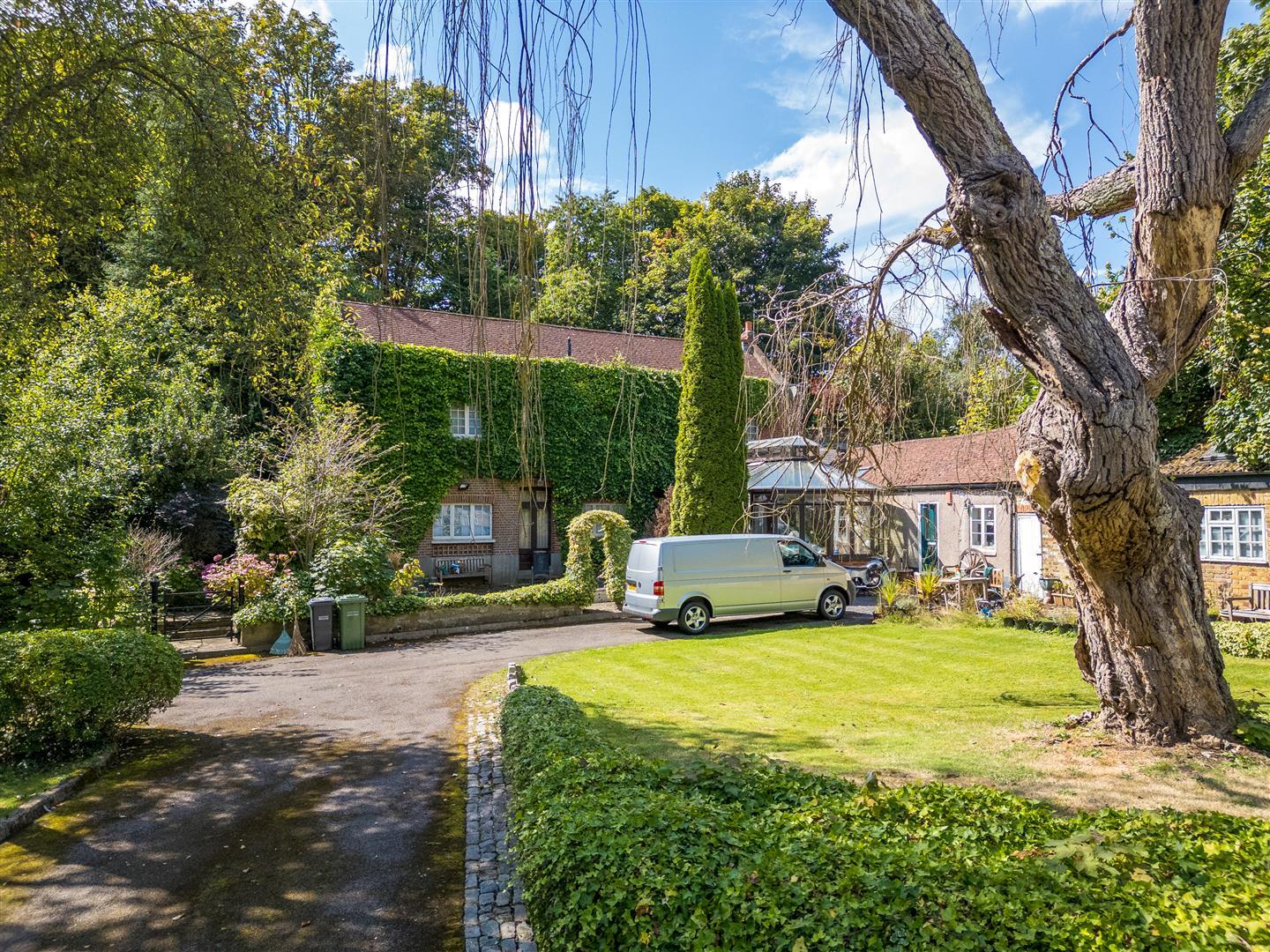 Property Image 4fac28dd-f054-4ee1-a8d8-063988d83358
