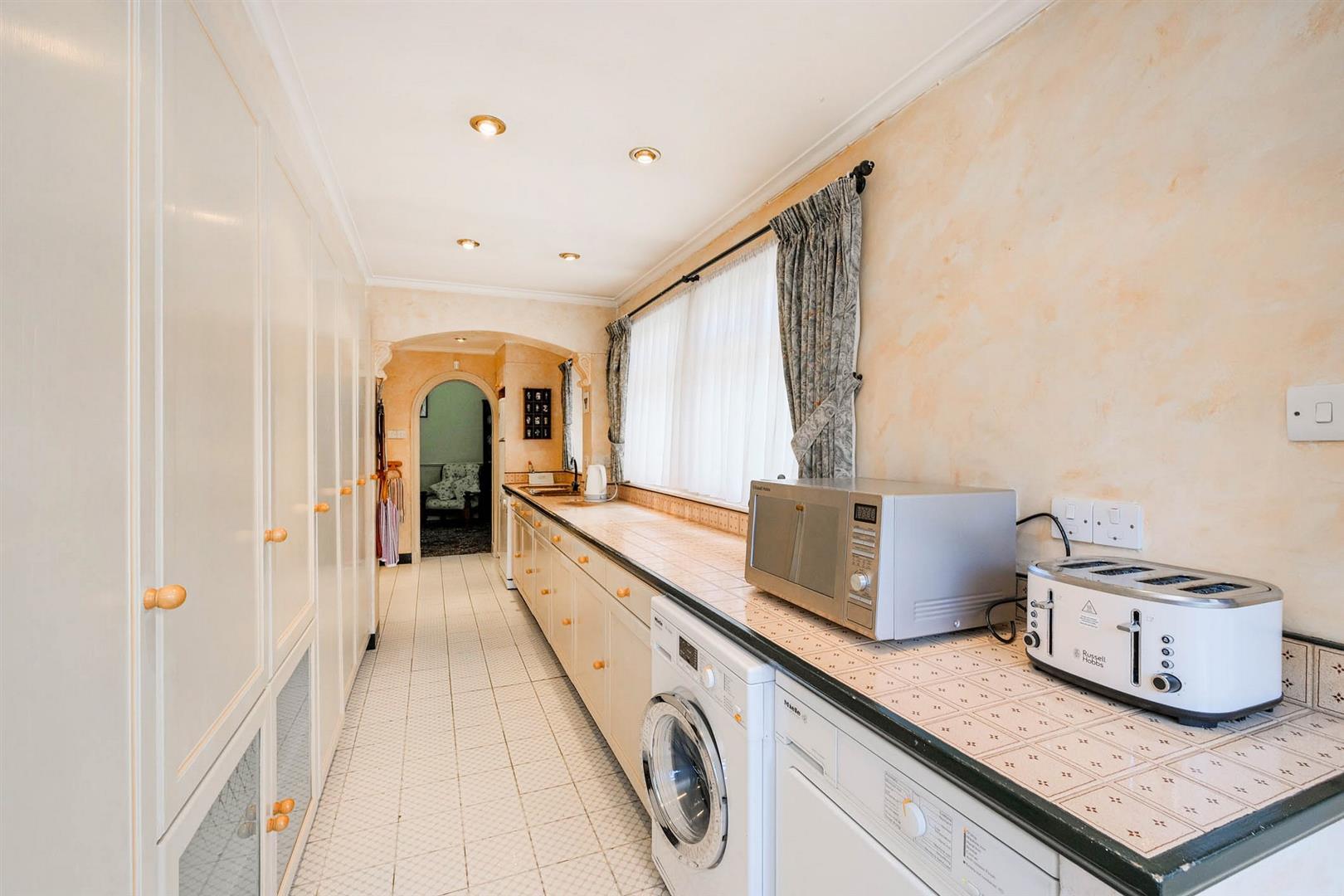 Property Image 4fb40d1c-d2f1-487f-b79a-a9cf89d9140d