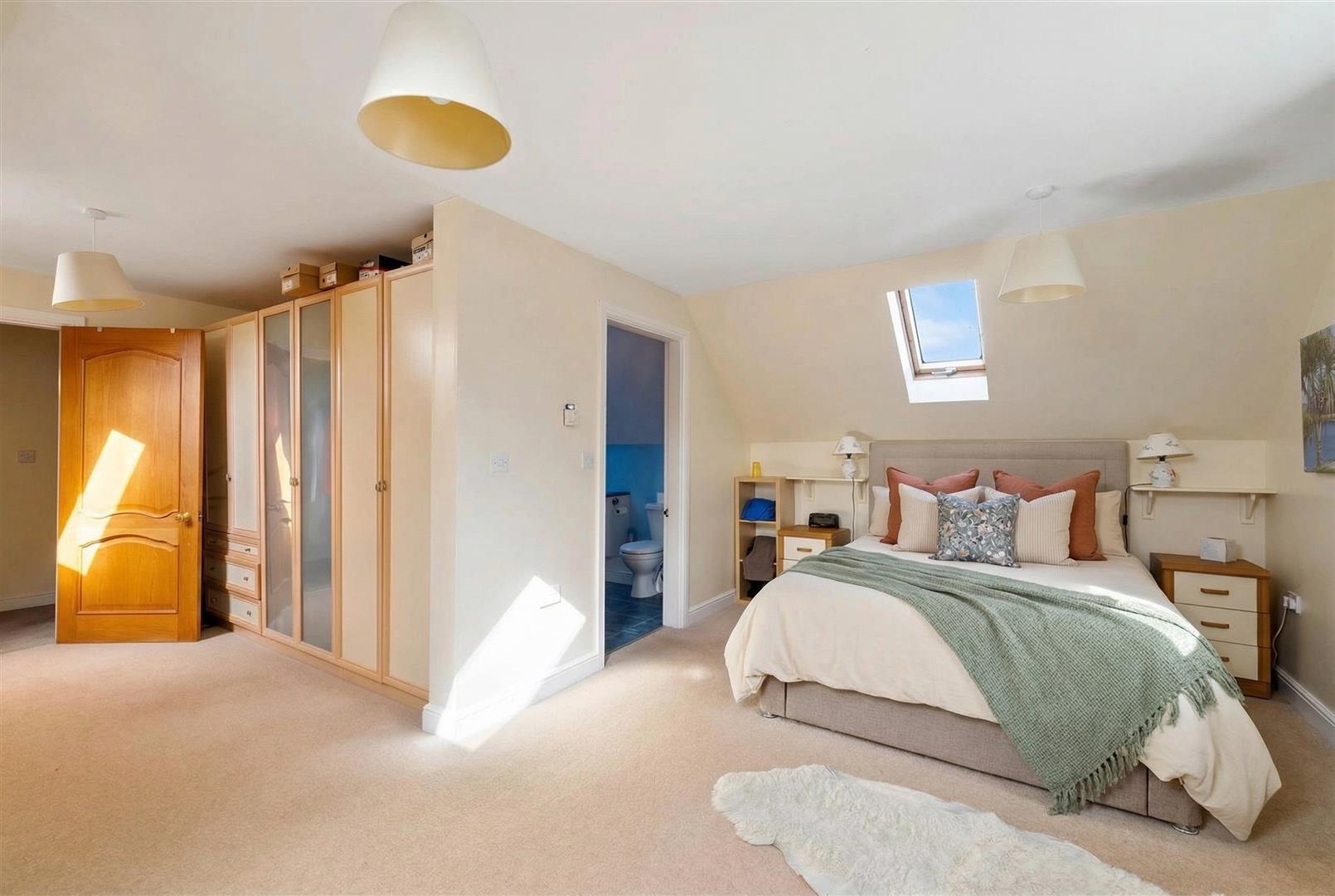 Property Image 4fbaf8f2-d96e-49f5-8378-d769153107e1