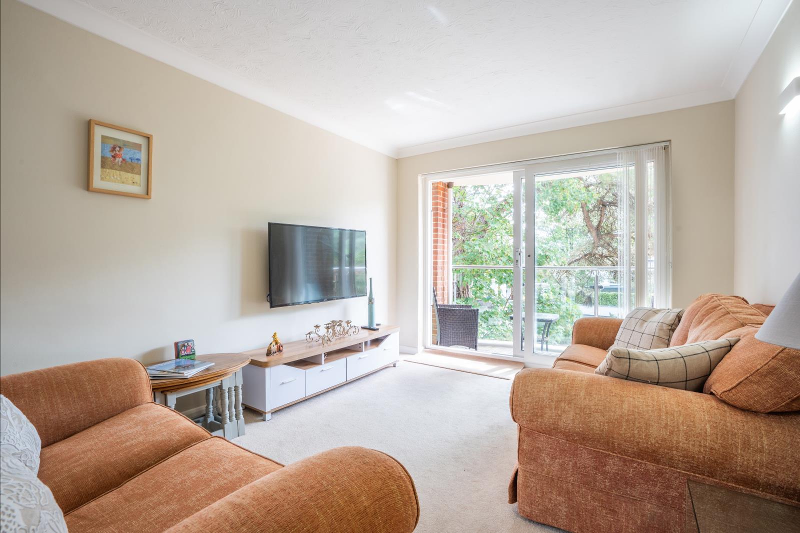 Property Image 50020821-bb36-4e30-b10d-1f92d96c7690