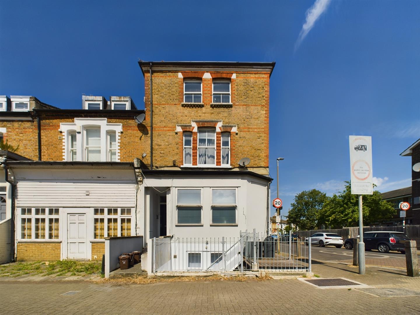 Property Image 5038fc1d-9f81-478f-ba60-9ad805587ff6