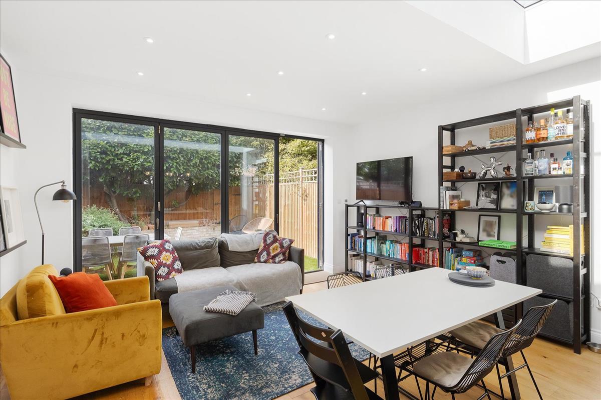 Property Image 50624f6e-bb37-4400-bd05-8d97d9c2ad17