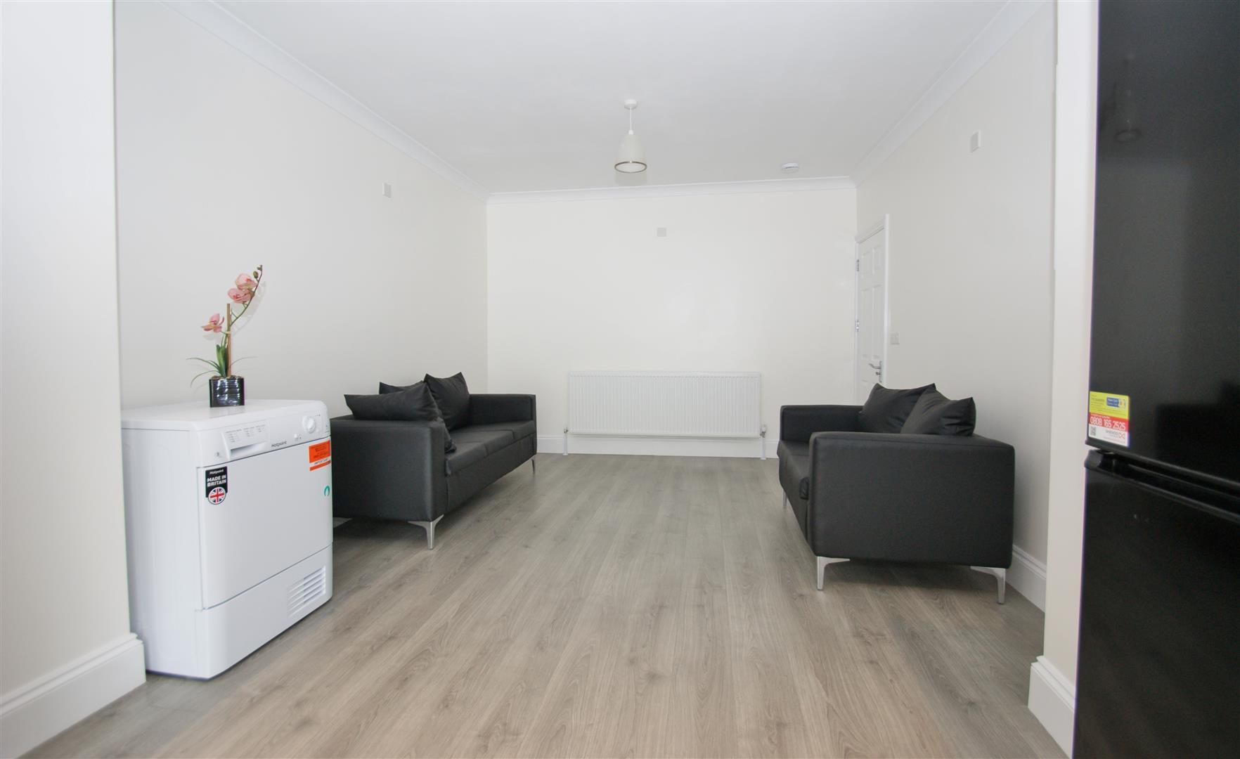 Property Image 50921812-6bf9-4661-975b-3e7cb990cb80