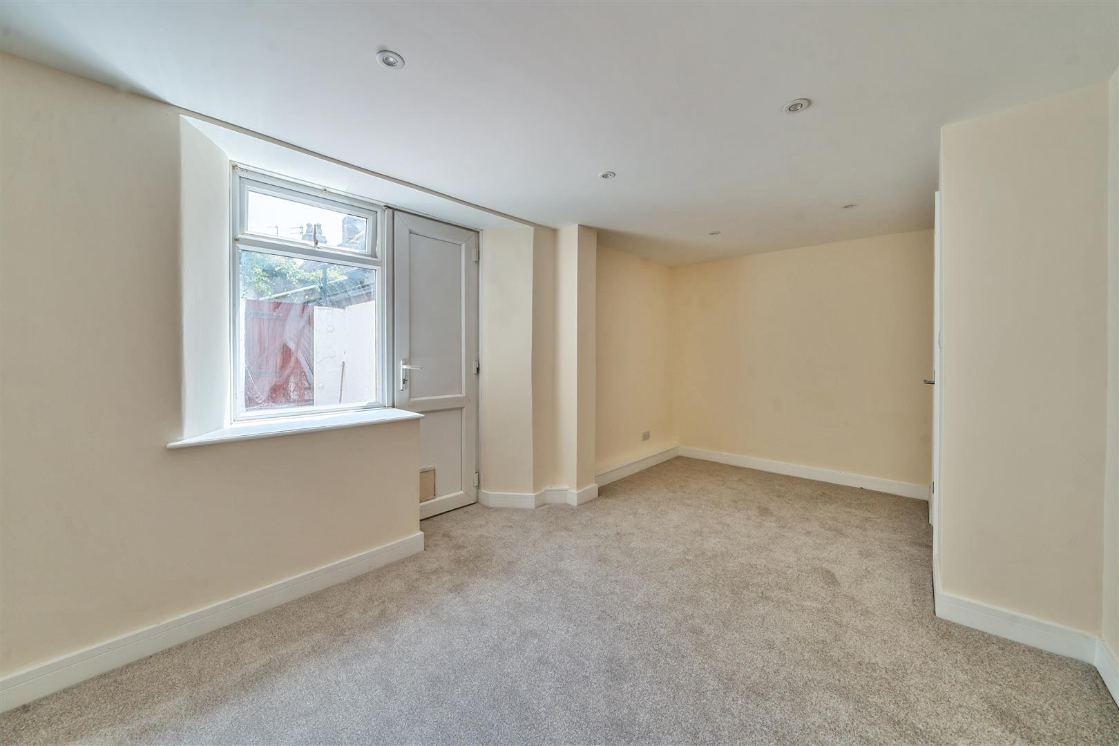 Property Image 50953137-0fb4-444d-bce1-5a0da6aad665