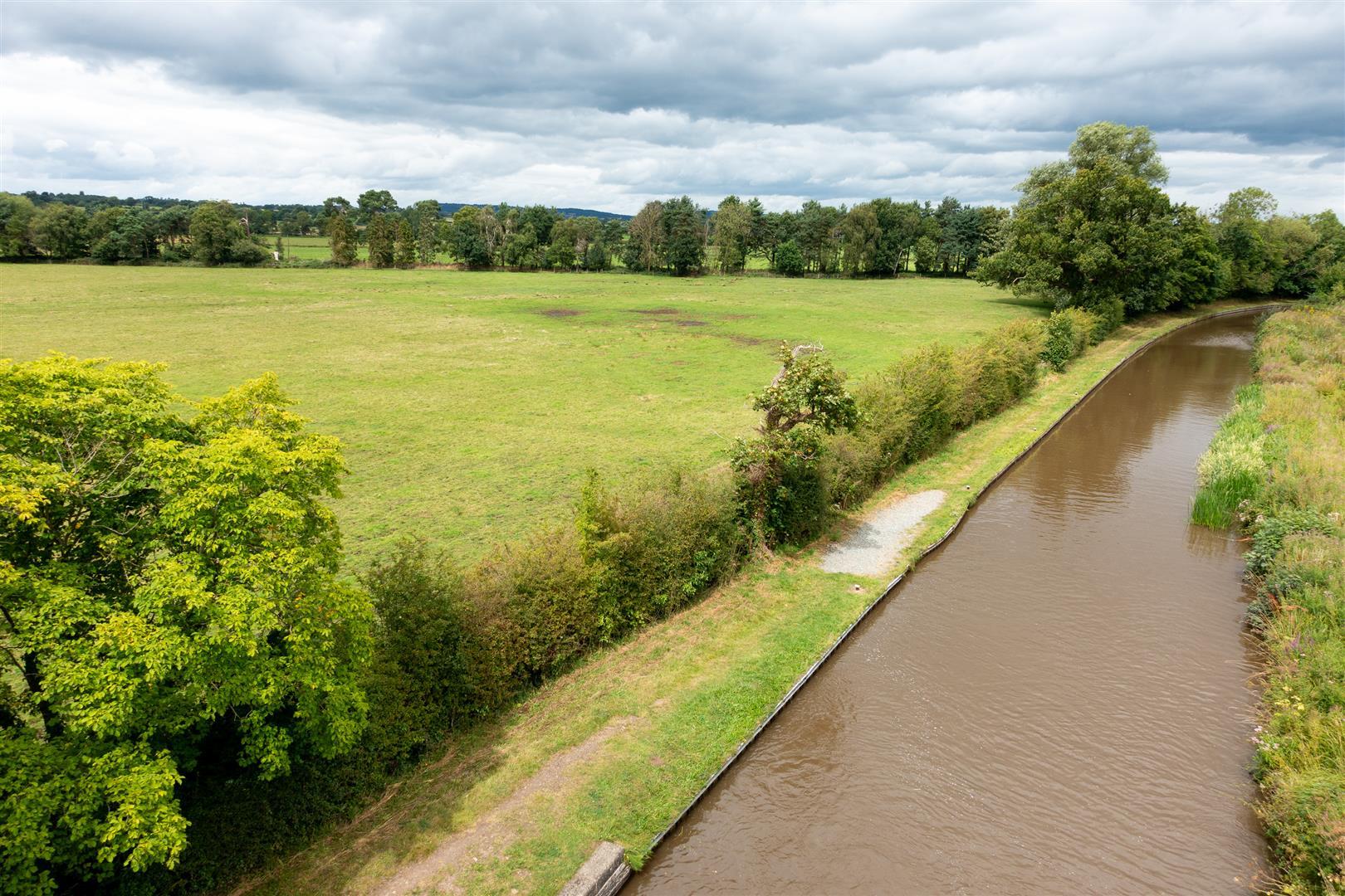 Property Image 50bf5790-2120-45c0-a864-2efca771f2fa