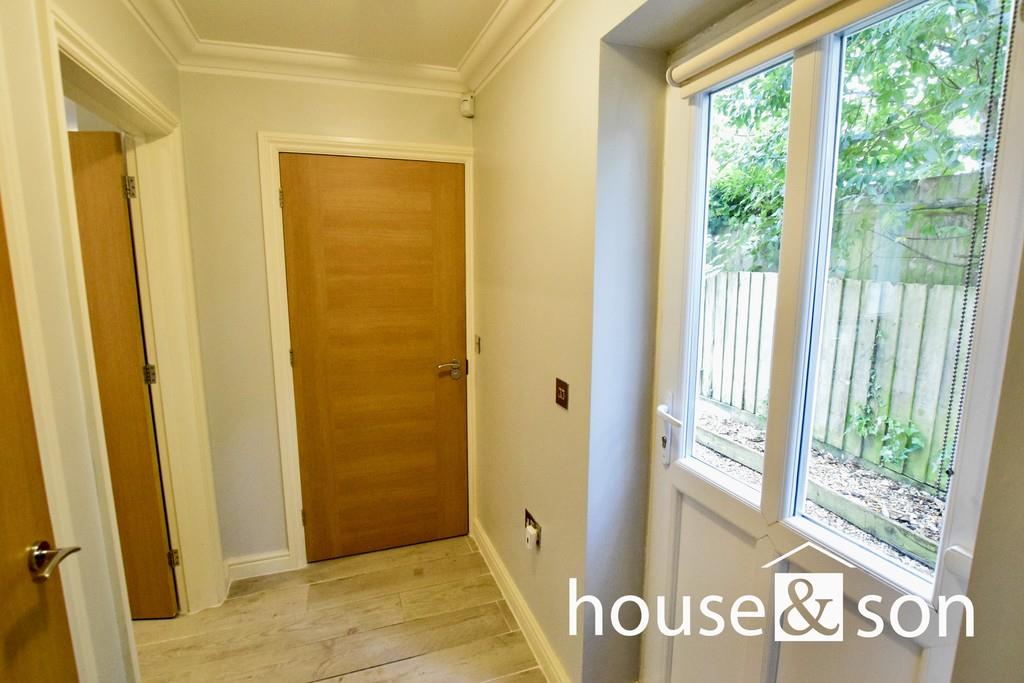 Property Image 512e225d-8727-46f9-897f-2dda38abbee8