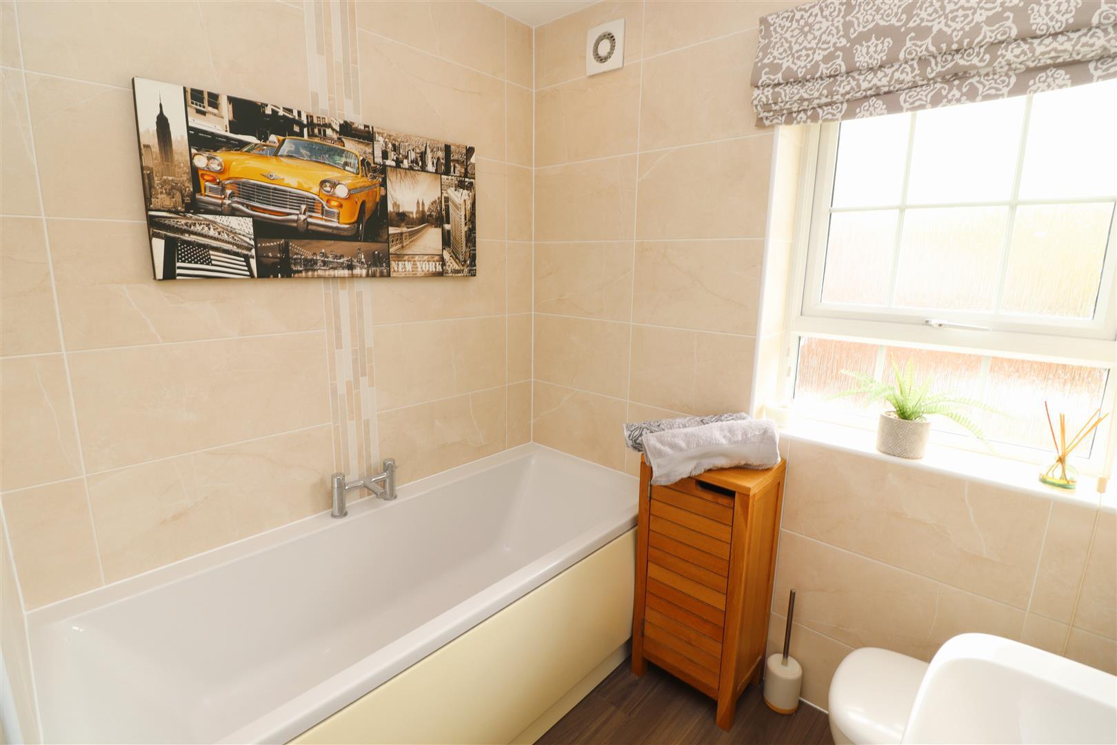 Property Image 5137ffb0-d4a8-4a28-93bc-0eb6e9b87df0