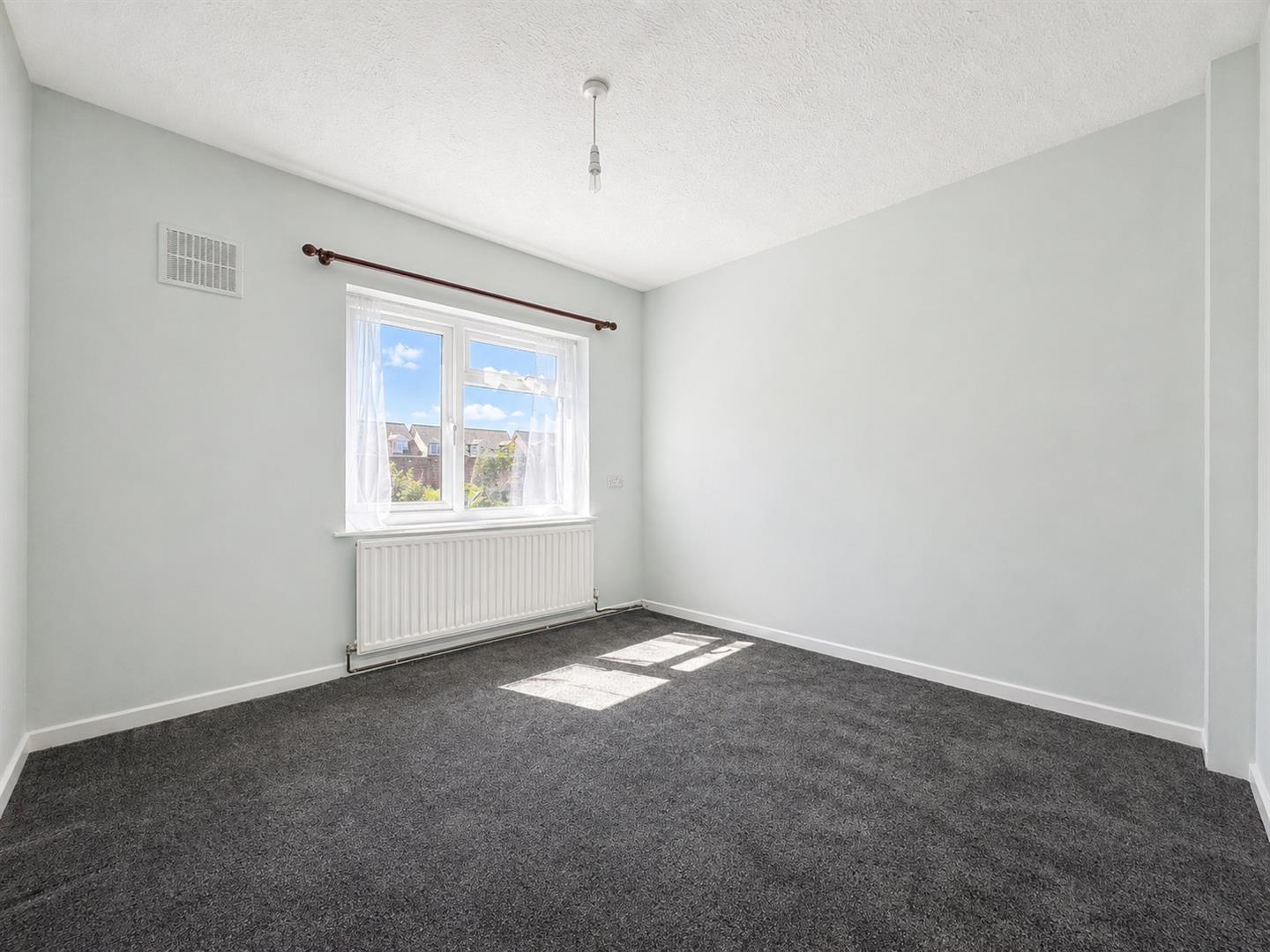 Property Image 513e28ec-4fc5-455f-9063-f4a9f051b3a3