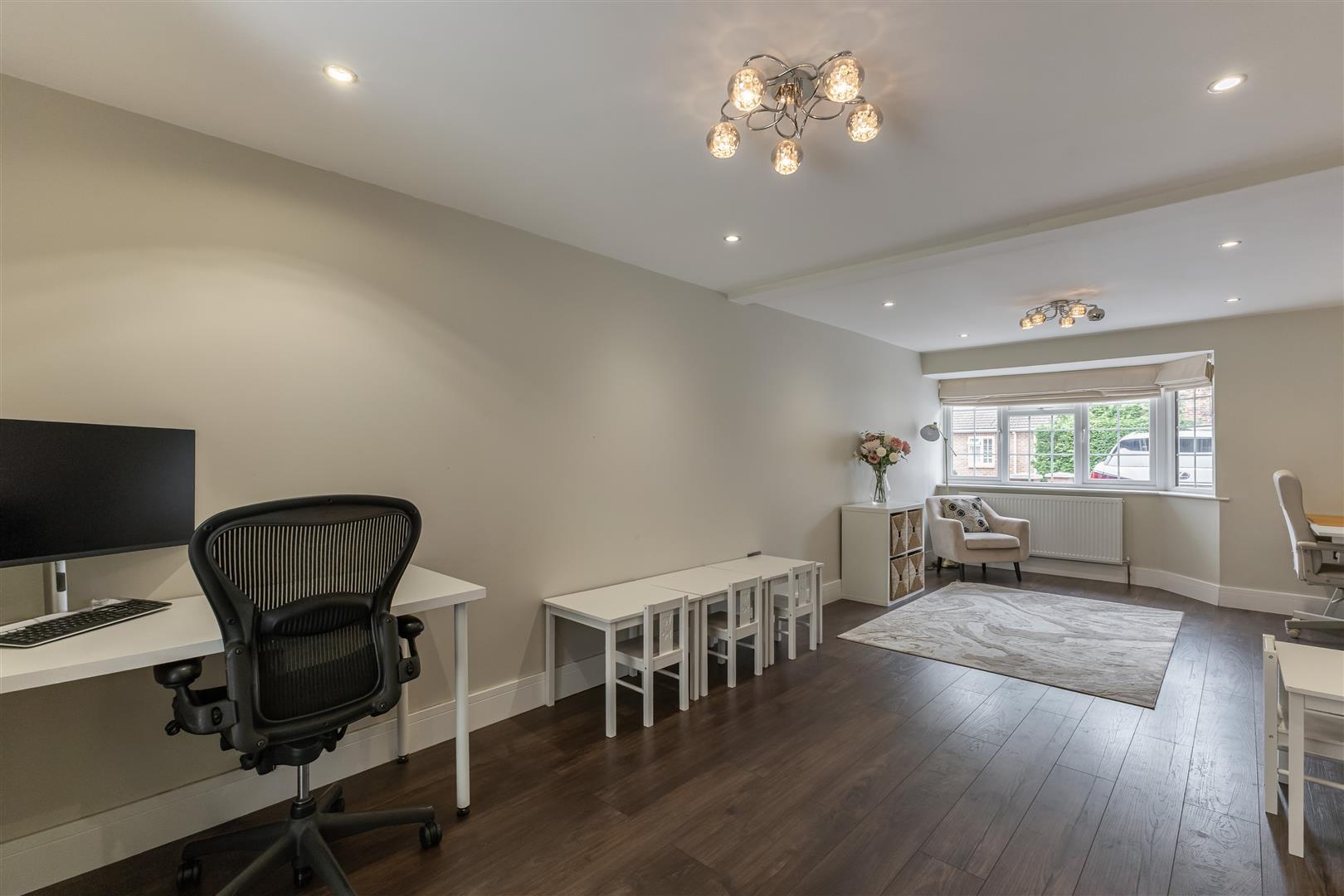 Property Image 51508eba-08b5-47ef-b72f-85650661d1f0