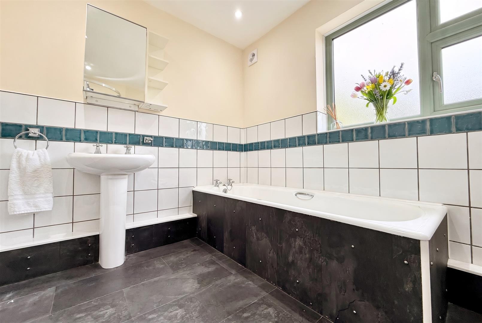 Property Image 516b1cbe-cd55-4b13-9c67-1fcb0e2f4ebb