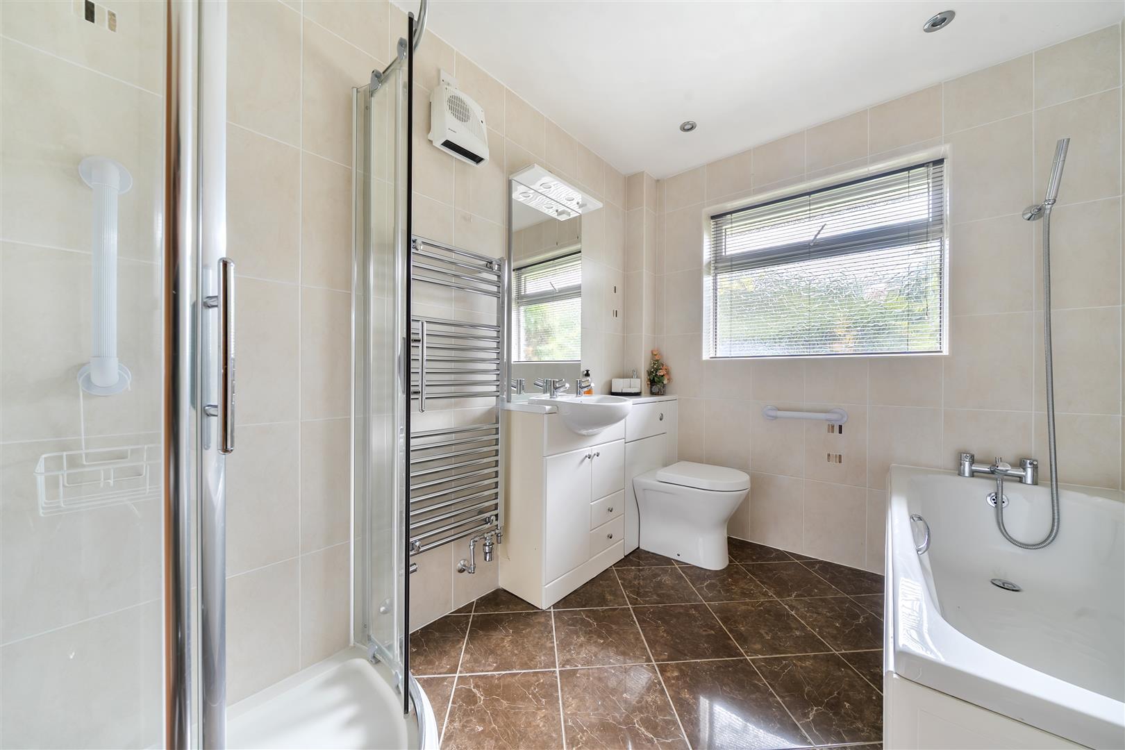 Property Image 51801f43-3bf6-483c-80cd-31157ec35678