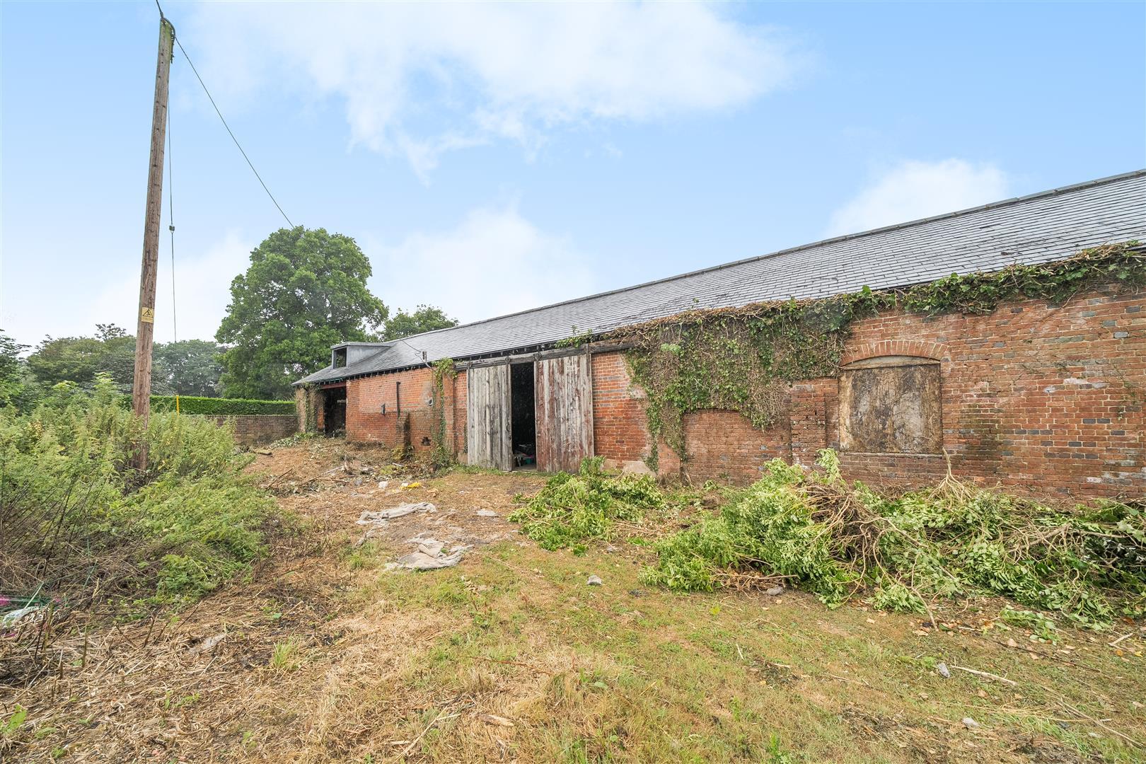 Property Image 518694dd-2b44-45ea-aaf0-ba981b56517b