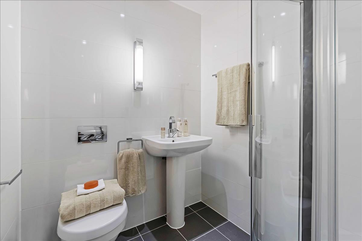 deluxe four bed gated mews house for rent in the heart of de beauvoir