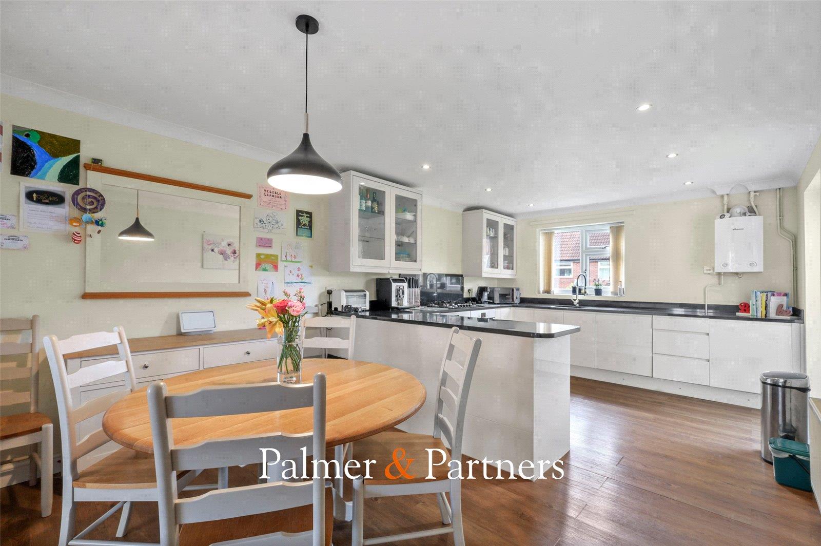 Property Image 518b2621-f808-4624-ae18-71e5ce911f81