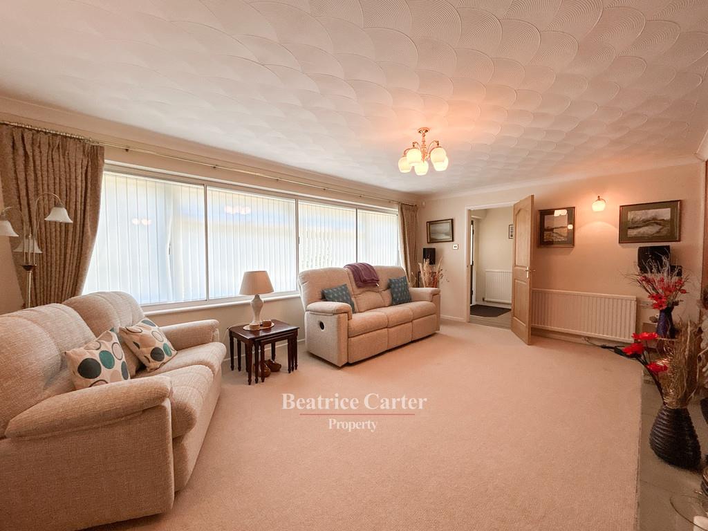 Property Image 51987fbf-b2a2-4862-92a5-8f535dc64750