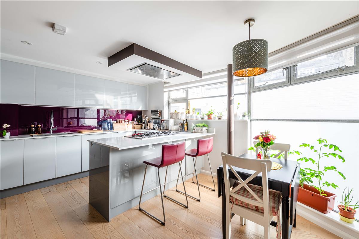 Mews house, triplex apartment for sale, Angel, N1