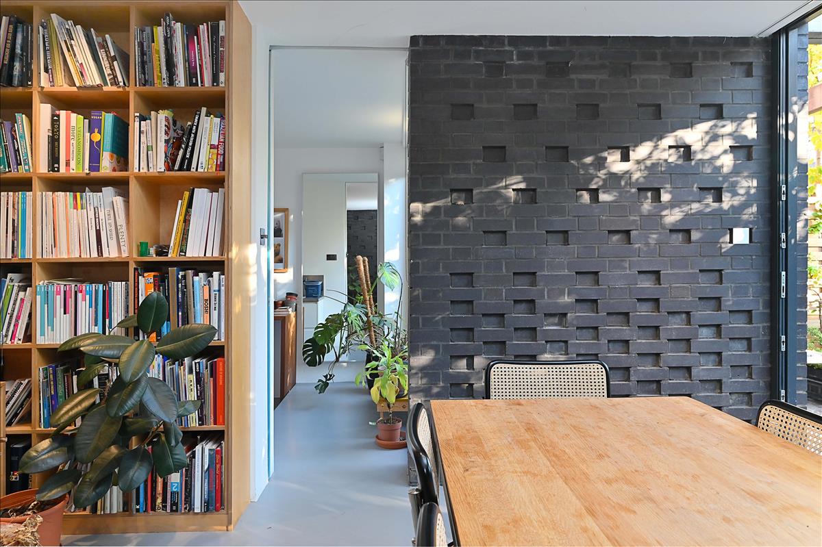 incredible four bedroom townhouse with garden available for long let in london fields e8