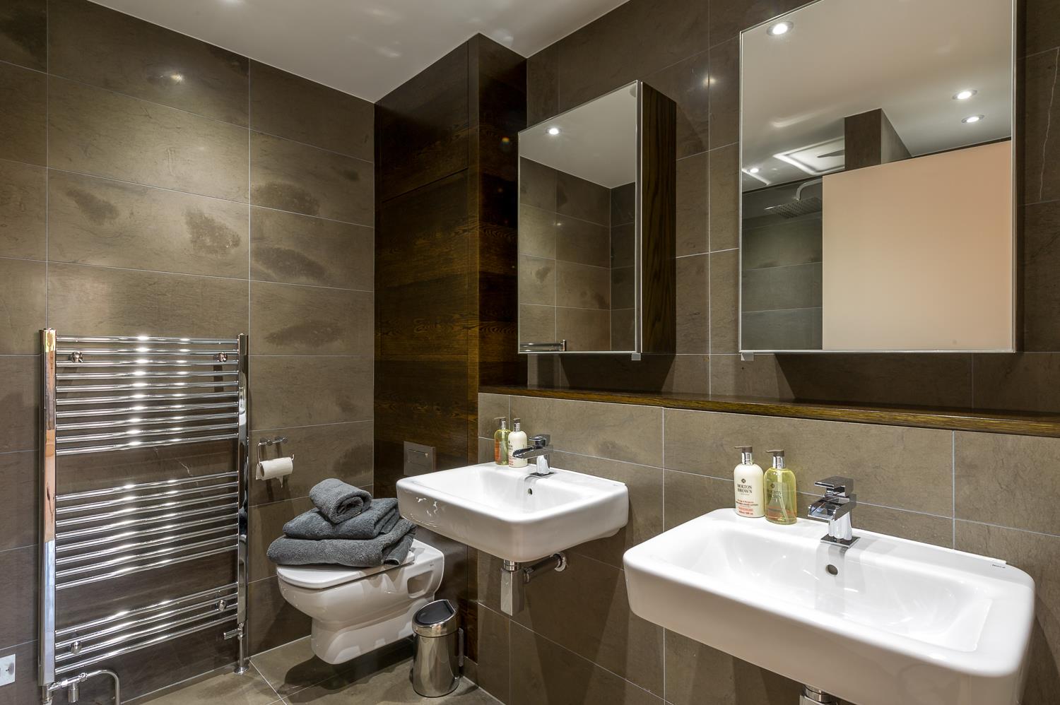 stylish modern large apartment Shoreditch bathroom