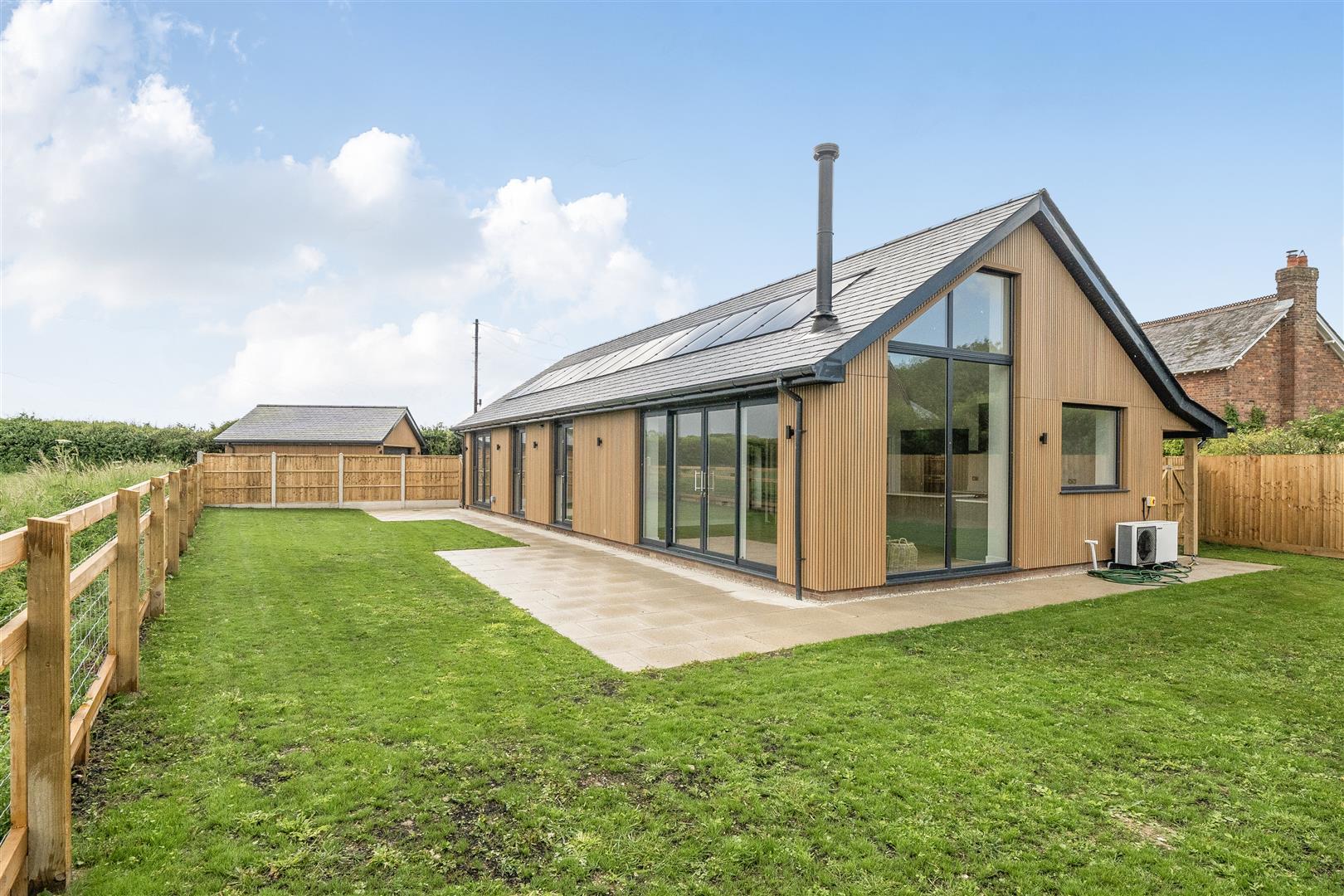 Property Image 52be33e6-0b44-4c98-9aa0-eec1ac35e1e9