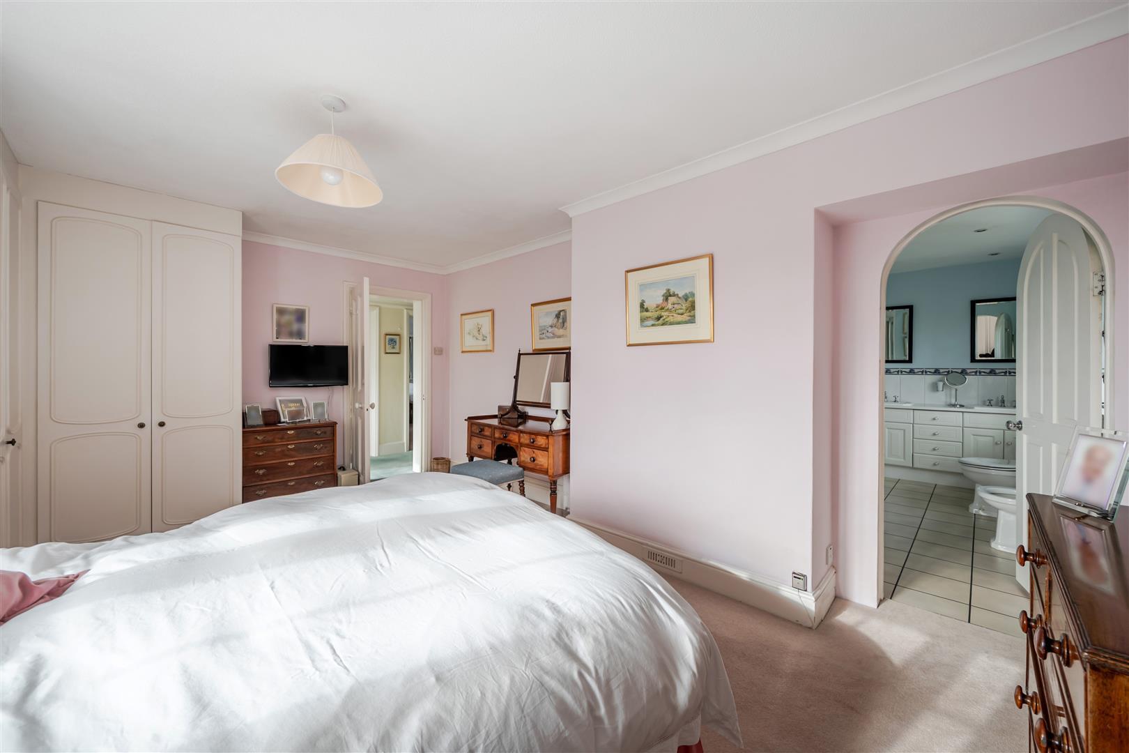 Property Image 52d39bb5-1835-406d-9d5a-926f494a8f6a