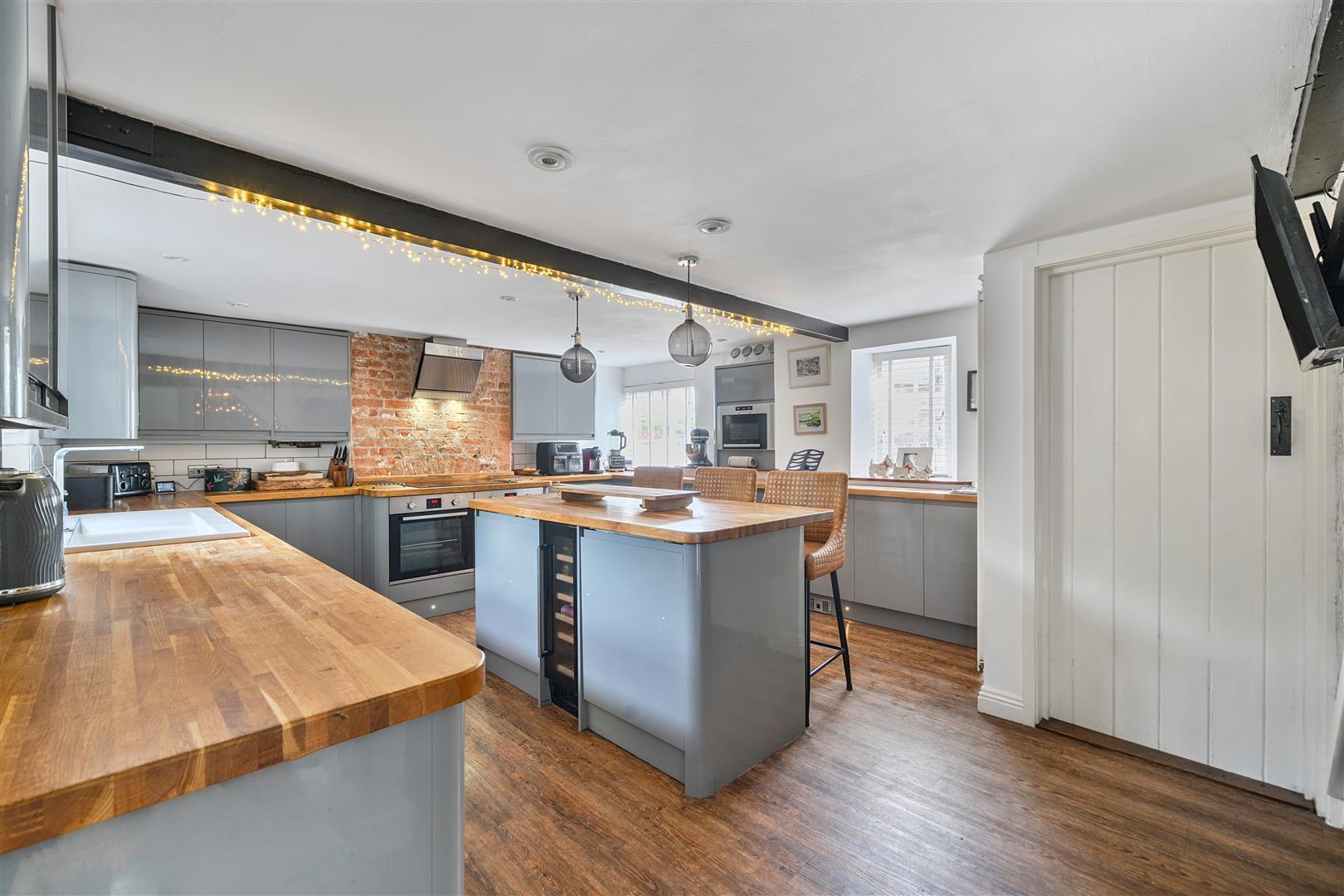 Property Image 52d93227-dcce-4925-9940-3142a56484f5