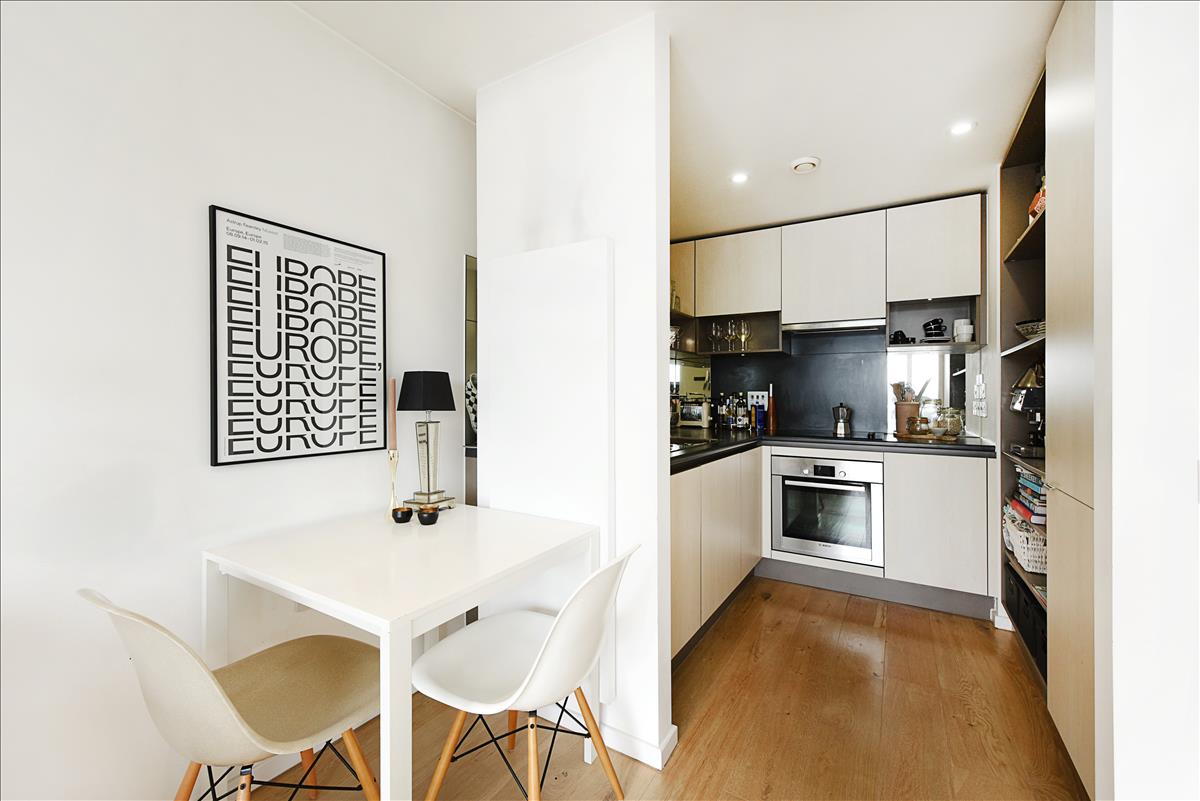top floor one bed new build canal-side apartment for rent in De Beauvoir