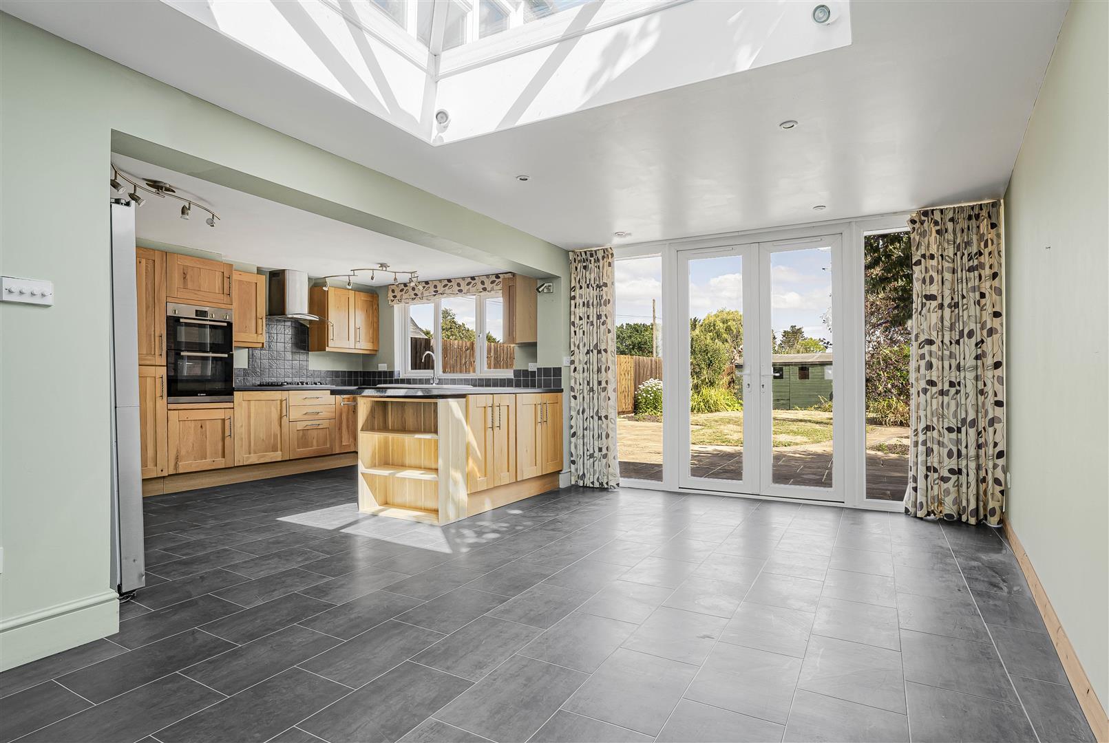 Property Image 52f19d6d-2ea2-44ab-8cd6-519935942852