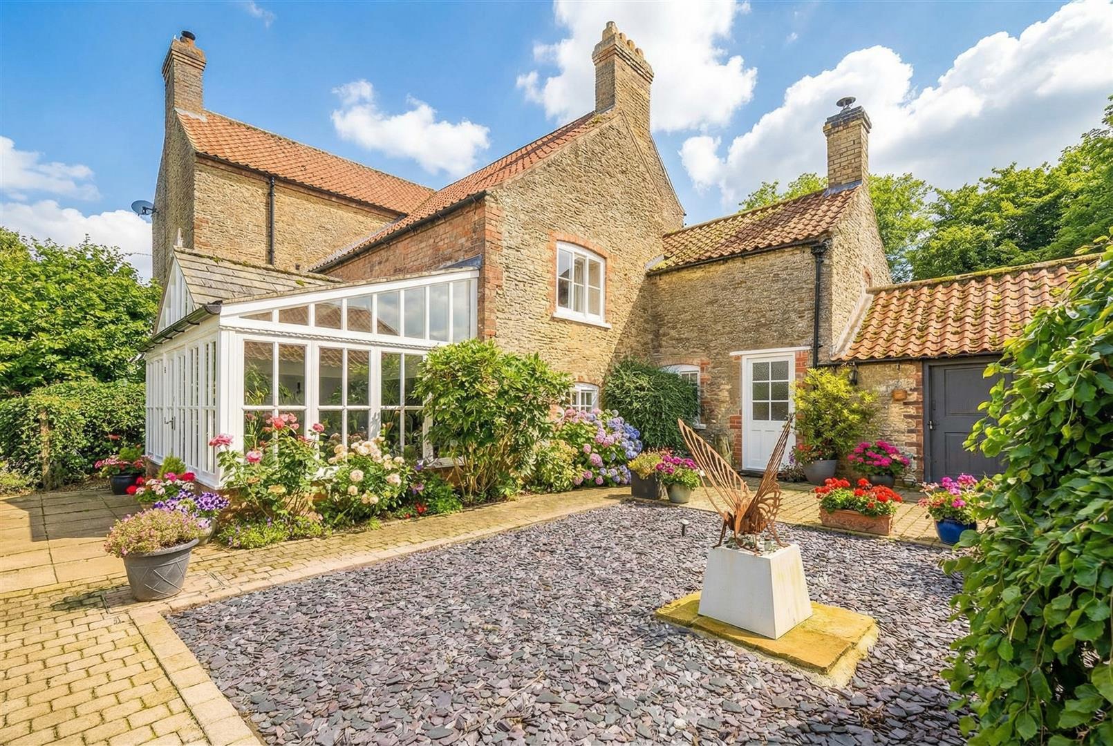 Property Image 52fc48bd-b277-450d-8f25-94e78ace1ea6
