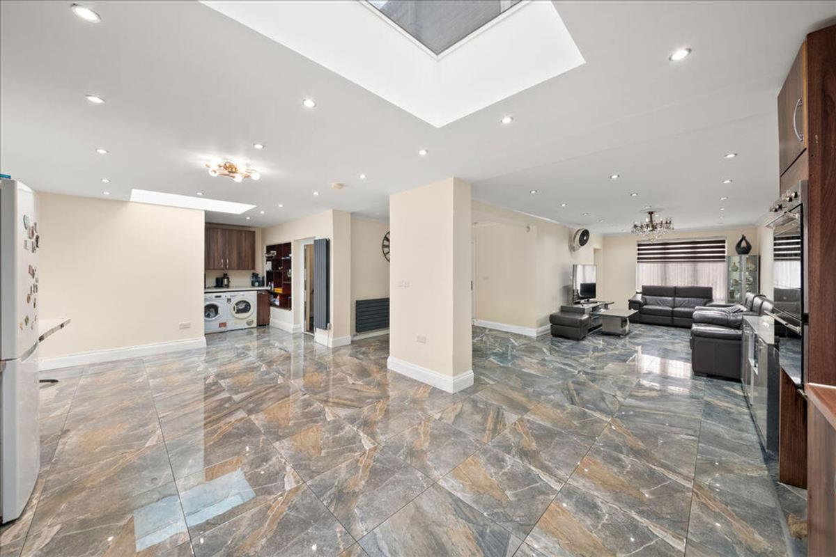 Property Image 5323e2fe-a0c4-4478-ba4a-e8073cd55e7a