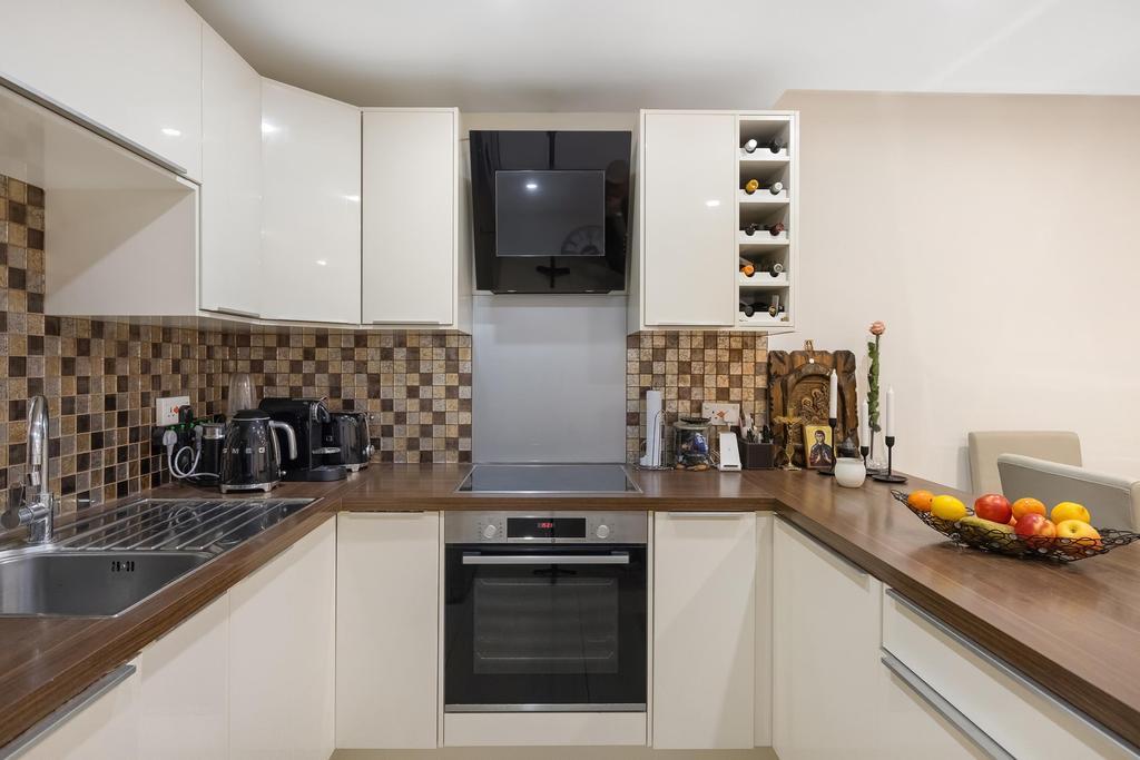 Property Image 532c48bc-bd28-46ab-814d-31774241f9c0