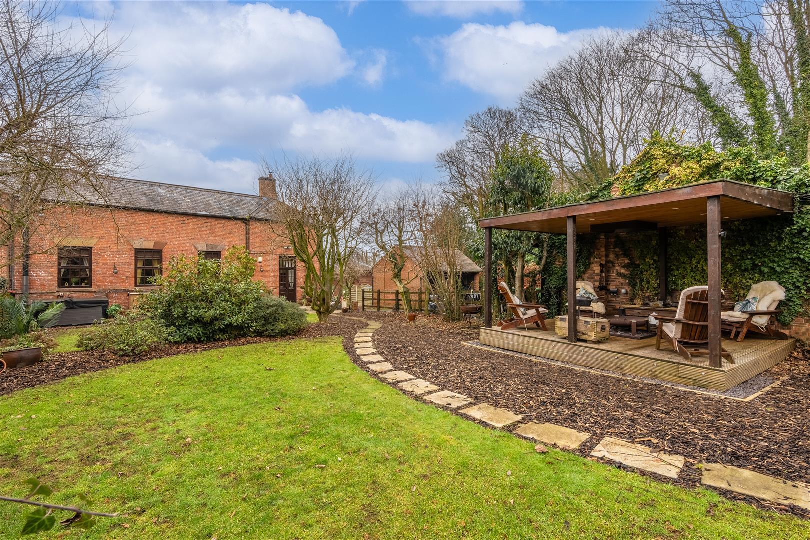 Property Image 538b6638-74a4-482f-8d86-f05ca15d93b9
