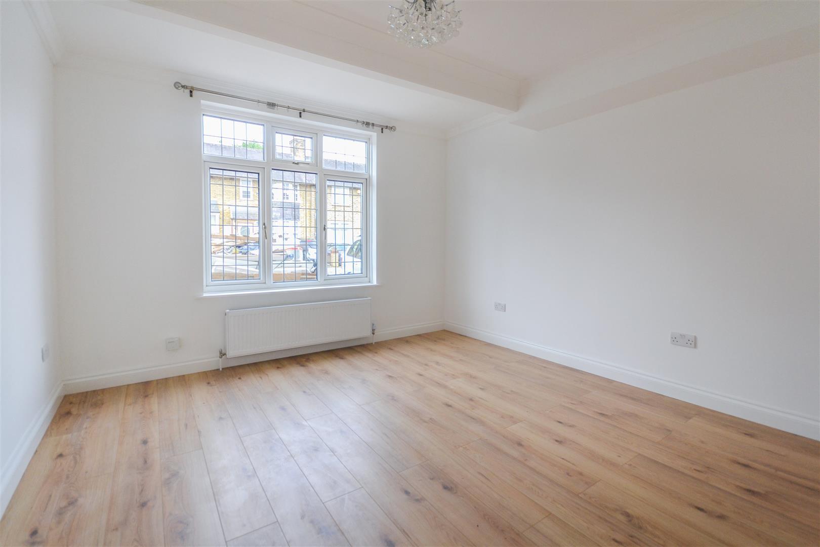 Property Image 5399de3c-f7de-44f0-9989-19e2e25fedf8