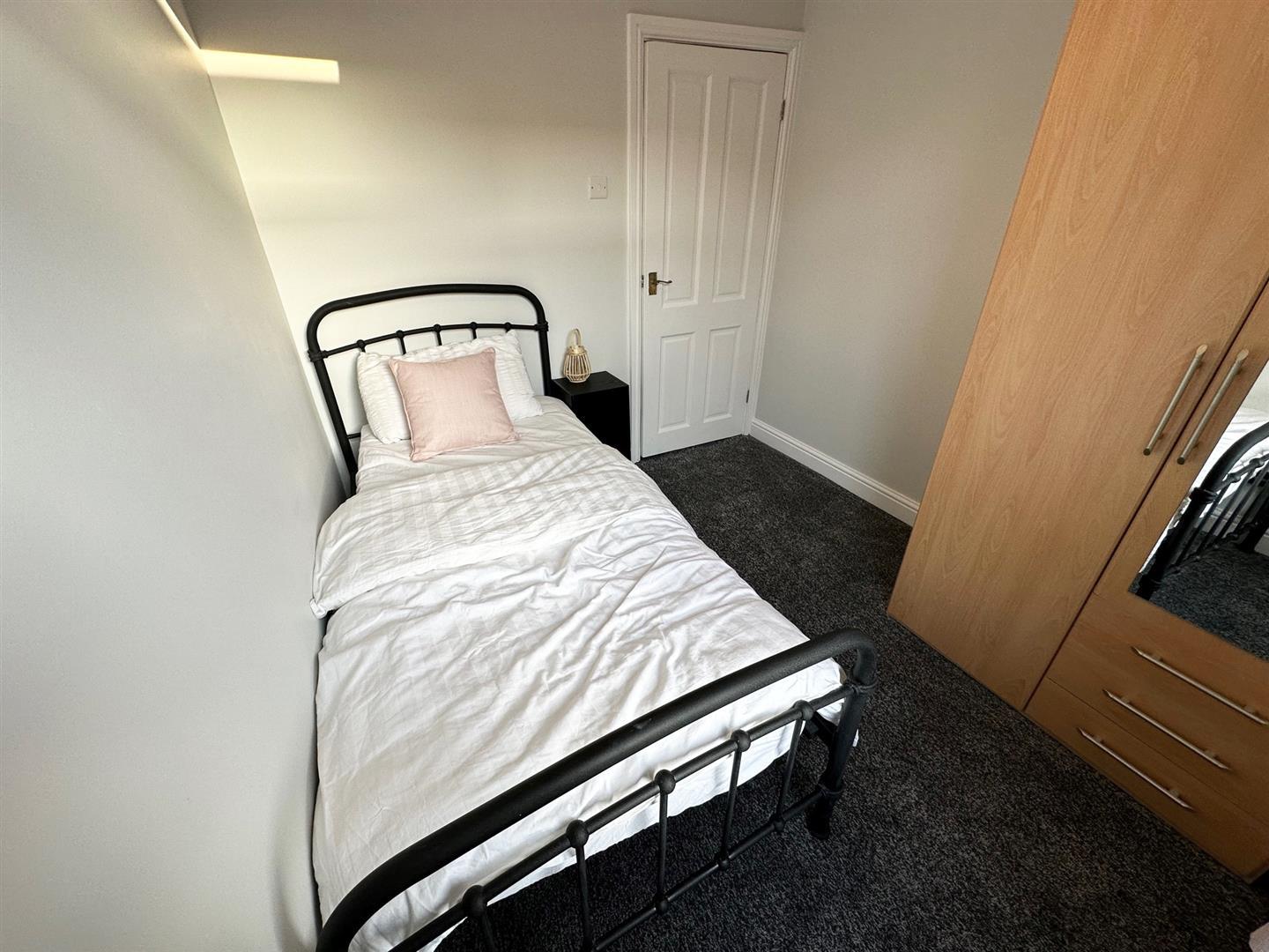 Property Image 539b7893-59c8-4070-ace6-30490ccb9f4f