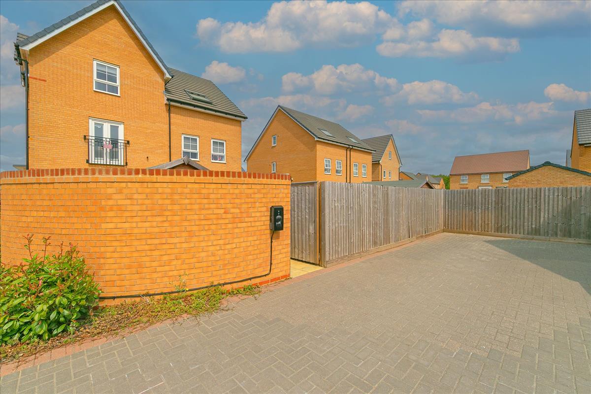 Property Image 53cafacd-f65c-4c6e-8ec3-21f885f80a49
