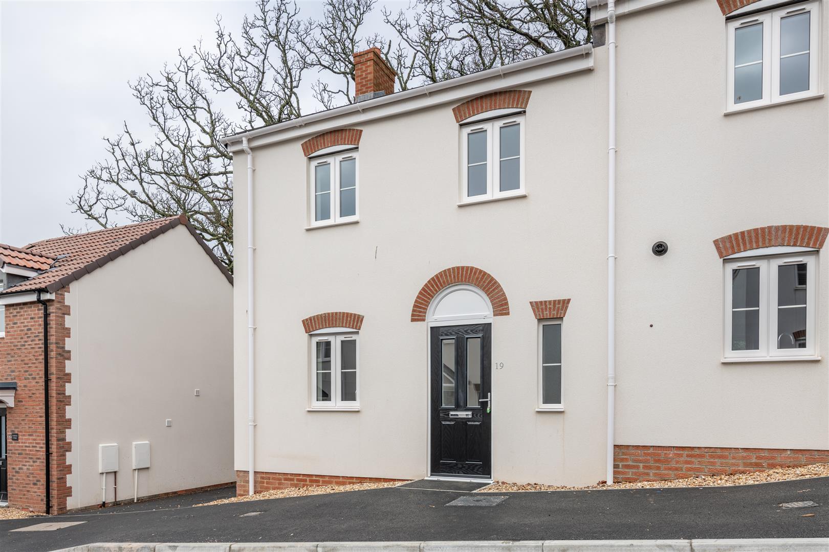 Property Image 53f12b44-cb21-4d9b-bd80-11d2331d65b9