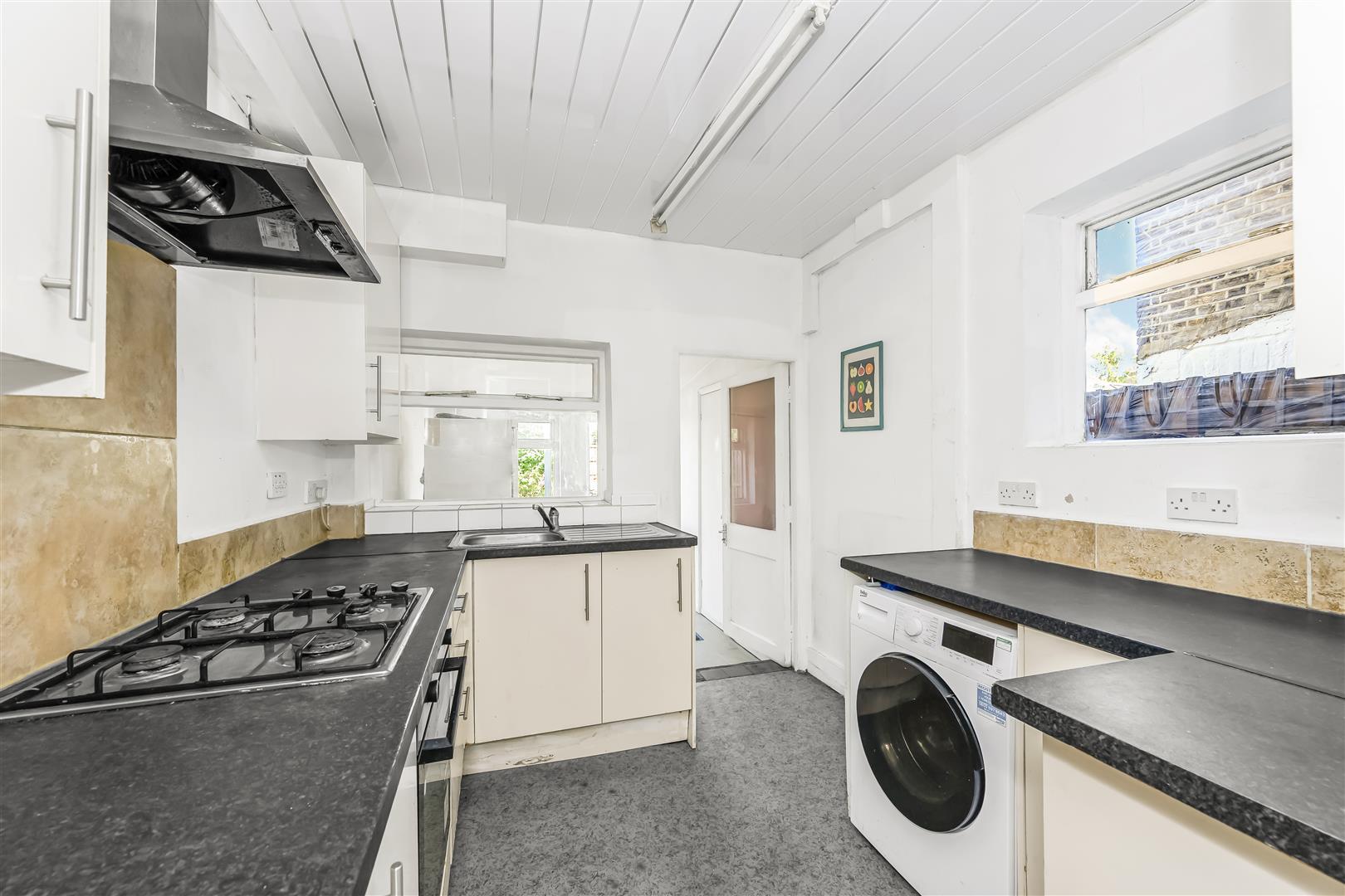 Property Image 54114e5b-69fa-4883-9190-542120430659
