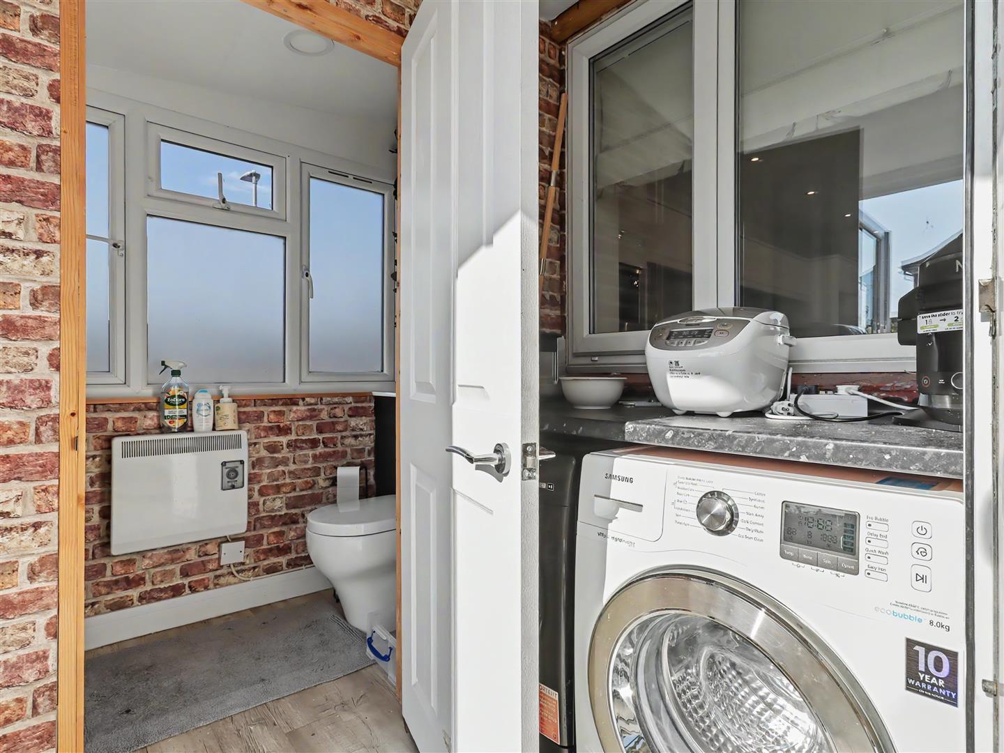 Property Image 541b67de-a38d-405a-b0c6-9bcdb7d2a047