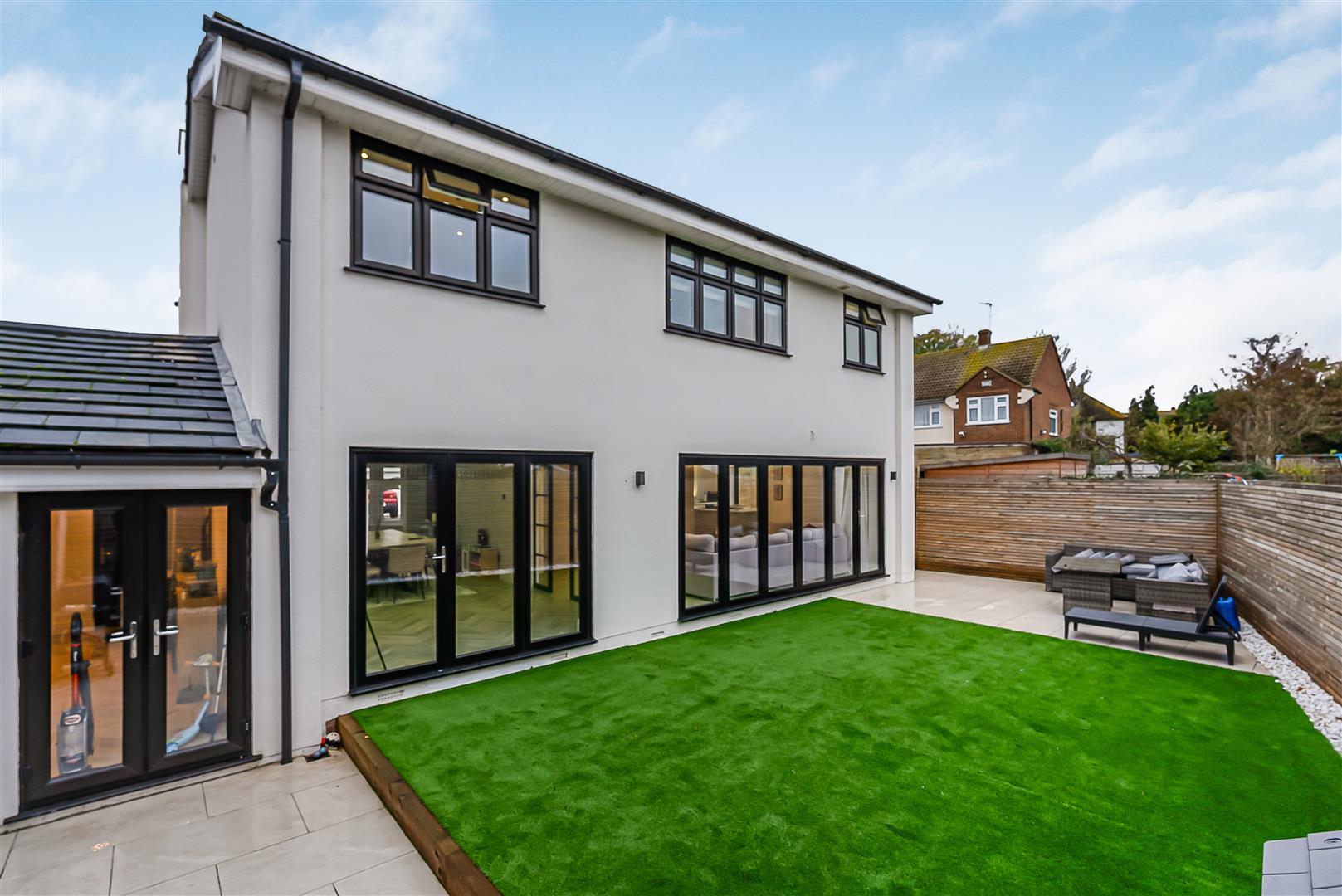 Property Image 5468b09d-c1d5-44f7-829c-a104834a2256