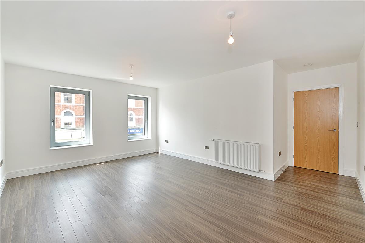 Modern three bedroom apartment available for long let in the heart of Dalston