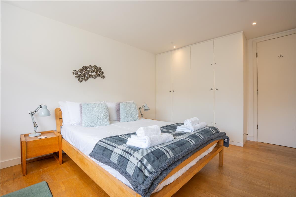 Property Image 5482a408-1d08-40fd-9331-61a5e7d92da0
