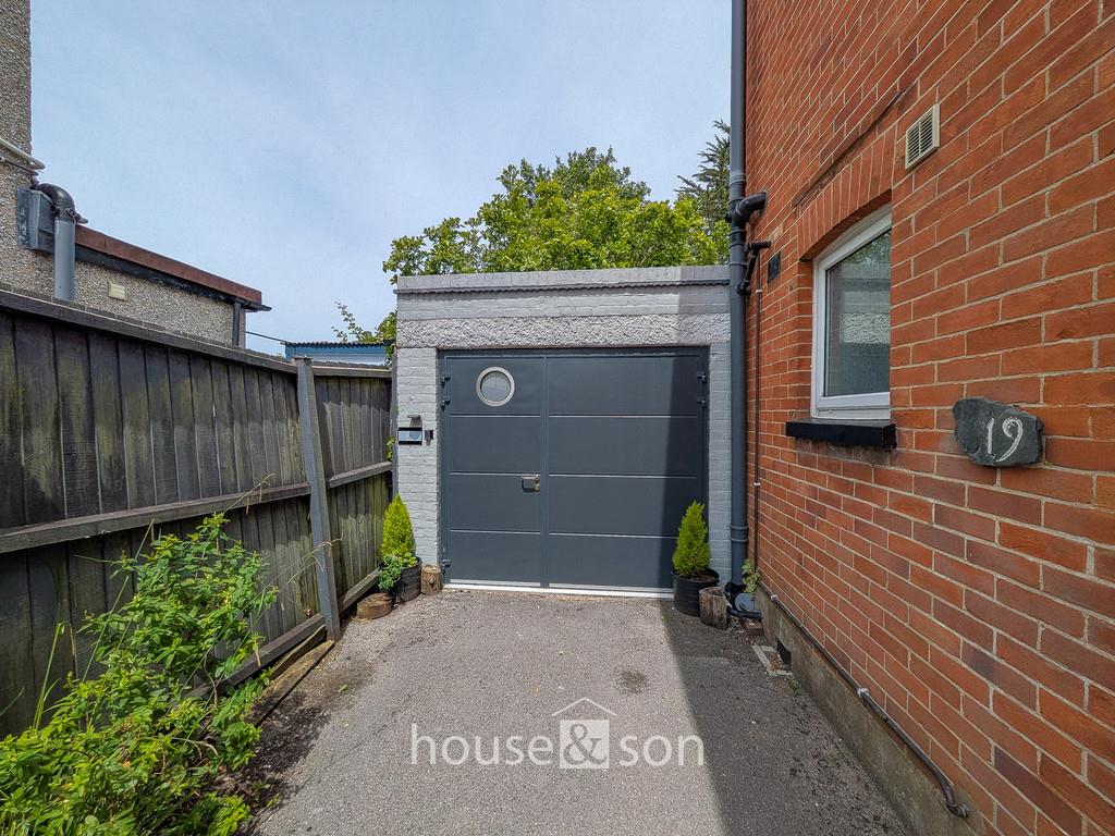 Property Image 54ae90fe-c0f9-4f41-b67e-05ea68b61953