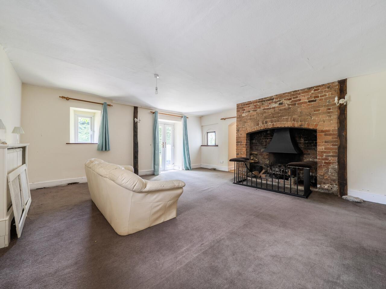 Property Image 54b8d013-d646-438b-8482-a8d8aeece4de