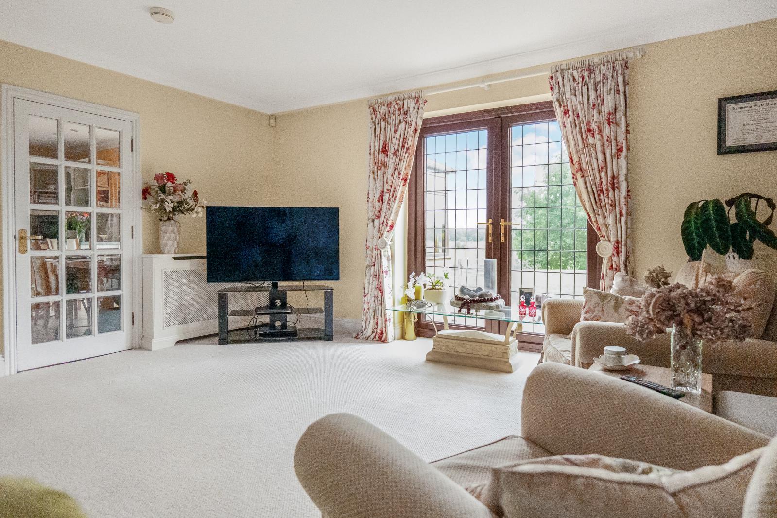 Property Image 54bcf737-bf22-4798-b5d5-e76b40a17133