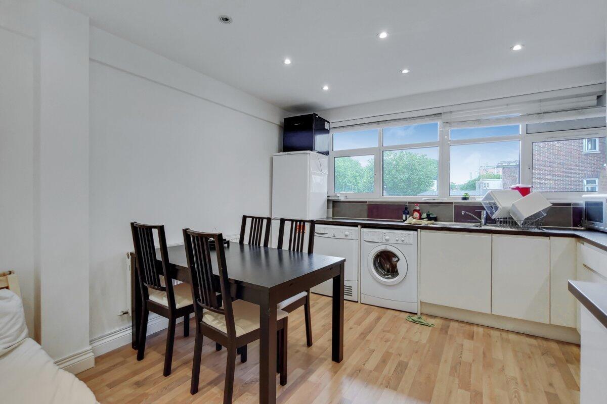Property Image 54d8a62a-2fc6-4180-bff8-7075f47bb23f