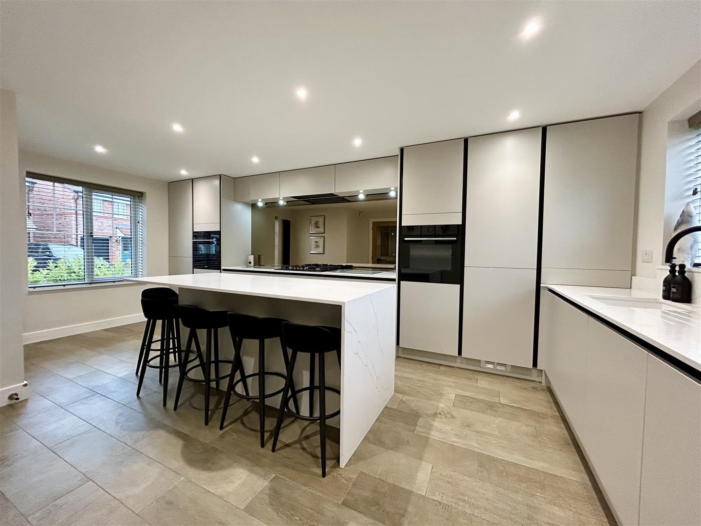 Property Image 54dbc3ef-9d42-4248-82e5-3988b01f3534
