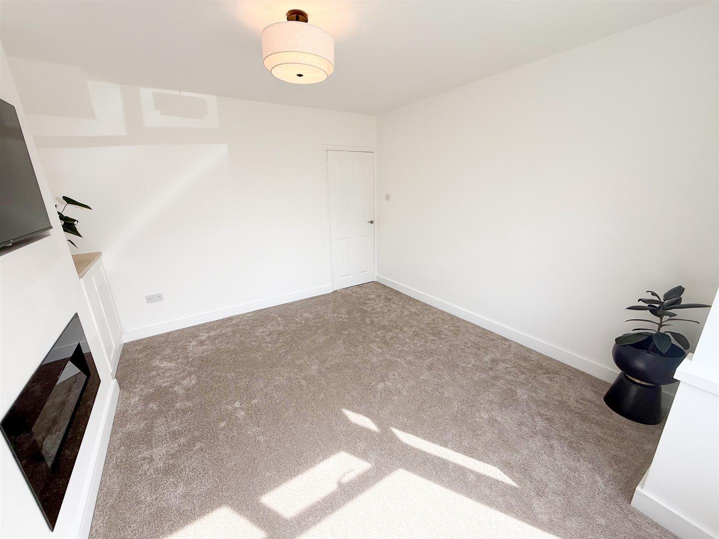 Property Image 54f8bd25-3601-4044-afed-aa292b08fc96
